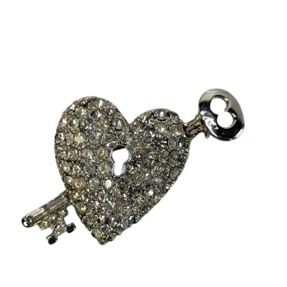 Unsigned silver toned Heart and Key crystal studded brooch pin - Picture 3 of 6
